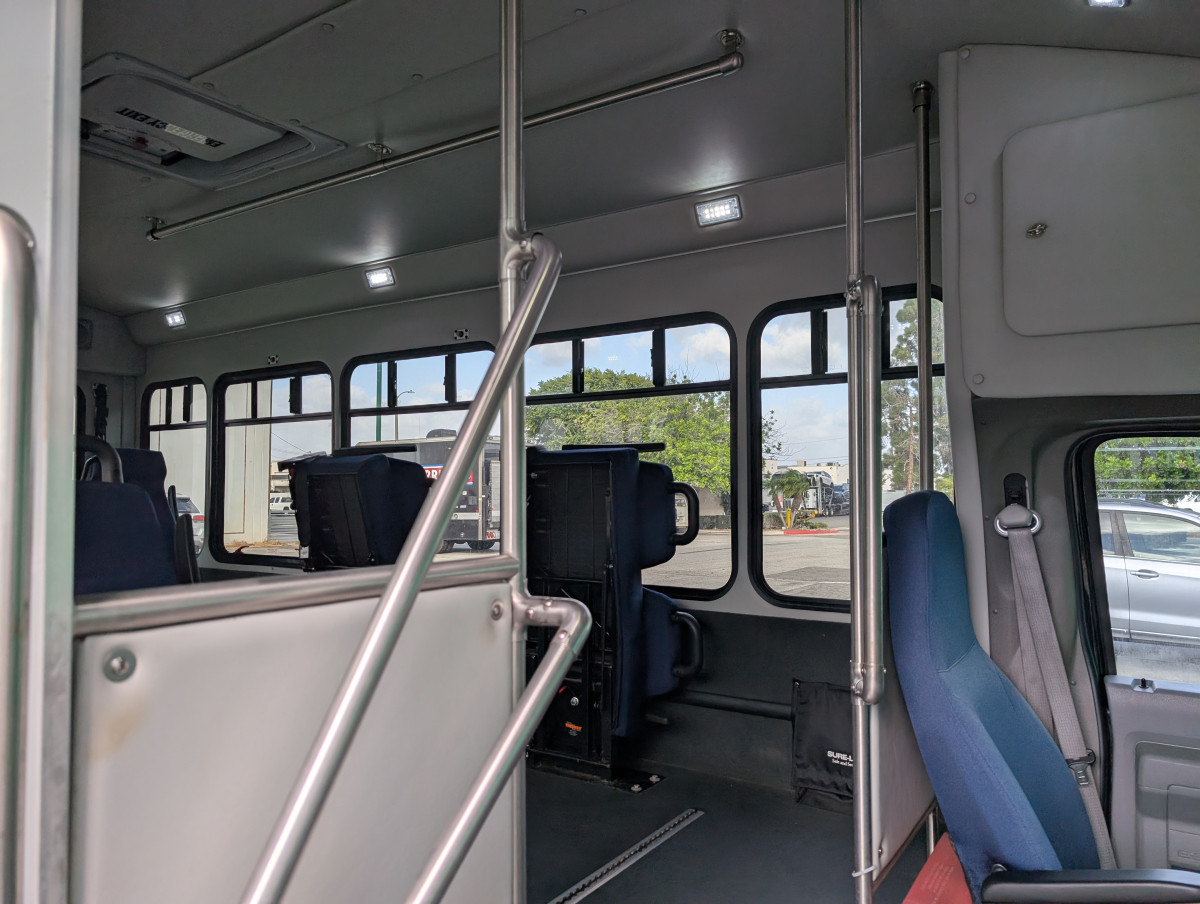 Used 2013 Ford E-450 - photo 15