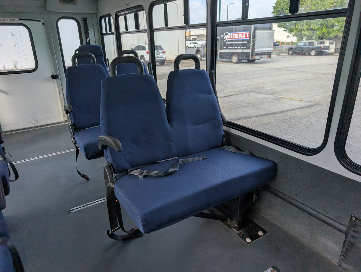 Used 2013 Ford E-450 - photo 18