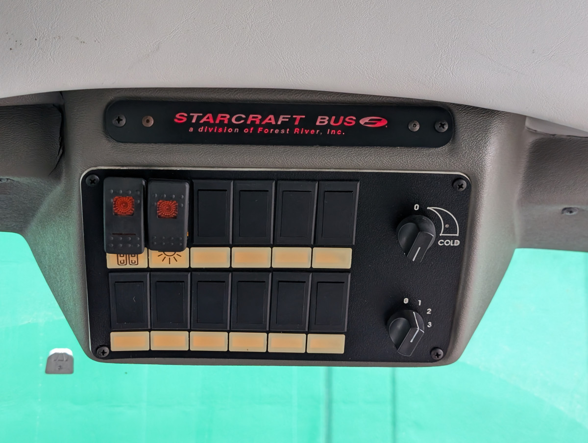 Used 2013 Ford E-450 - photo 23