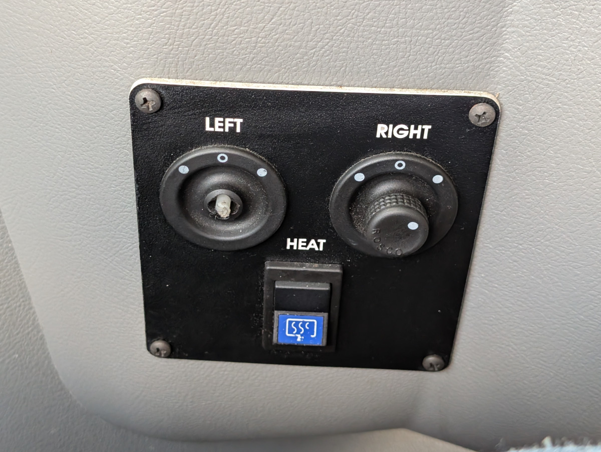 Used 2013 Ford E-450 - photo 26