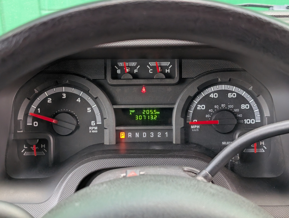 Used 2013 Ford E-450 - photo 28