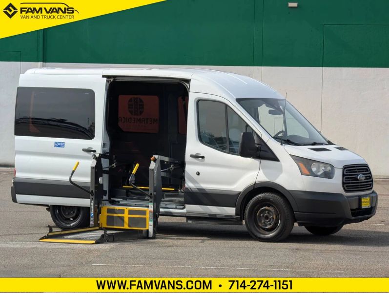 Used 2017 Ford Transit 150 - photo 1