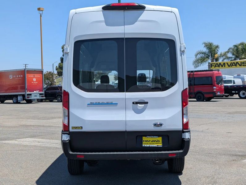 Used 2023 Ford E-Transit 350 - photo 2