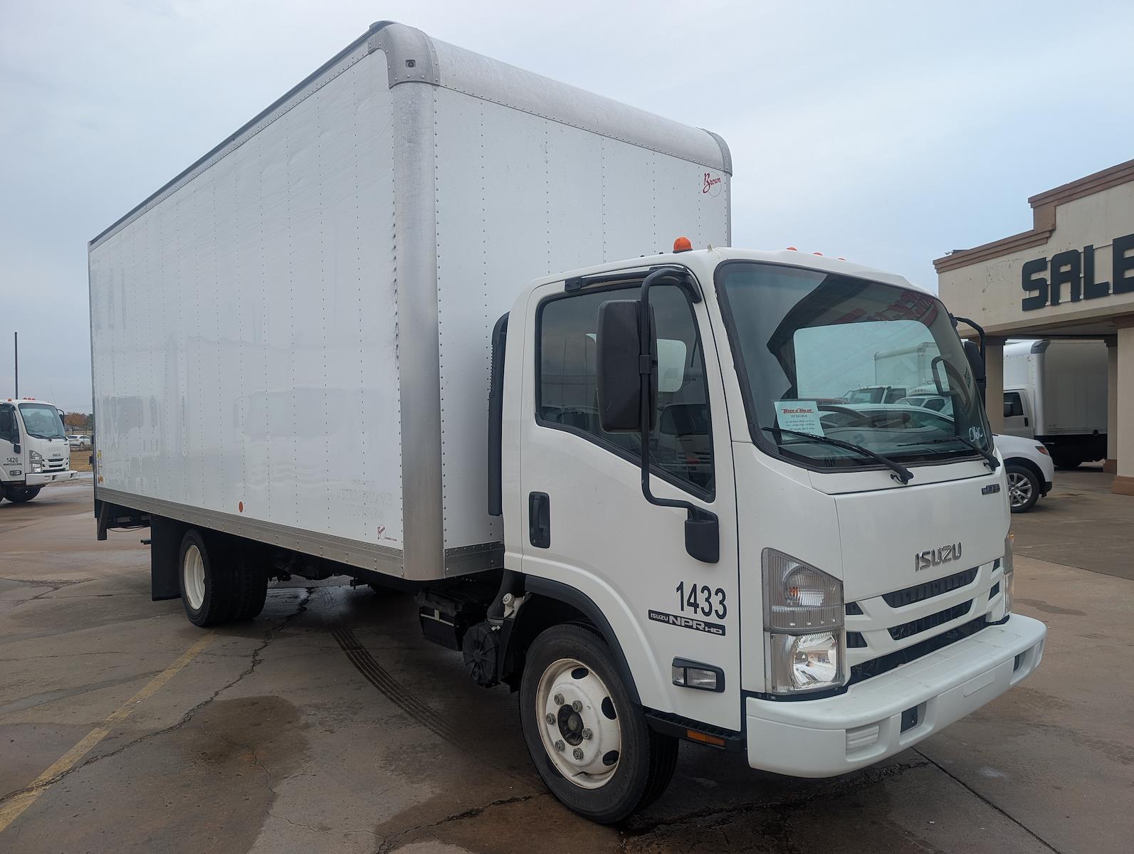 2019 Isuzu NPR photo 4