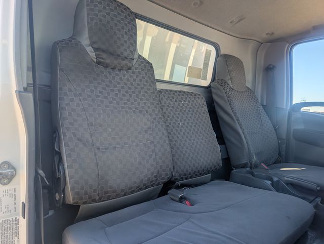 2008 Isuzu NPR photo 11