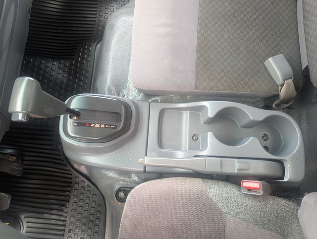 2015 Isuzu NPR photo 11