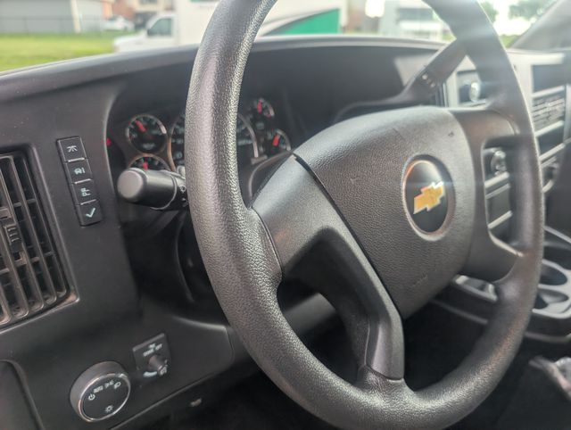 2018 Chevrolet Express 3500 Van Cutaway photo 14