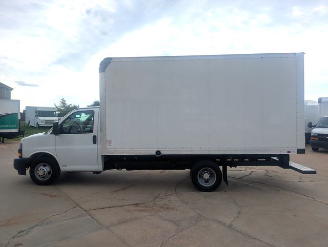 2018 Chevrolet Express 3500 Van Cutaway photo 6