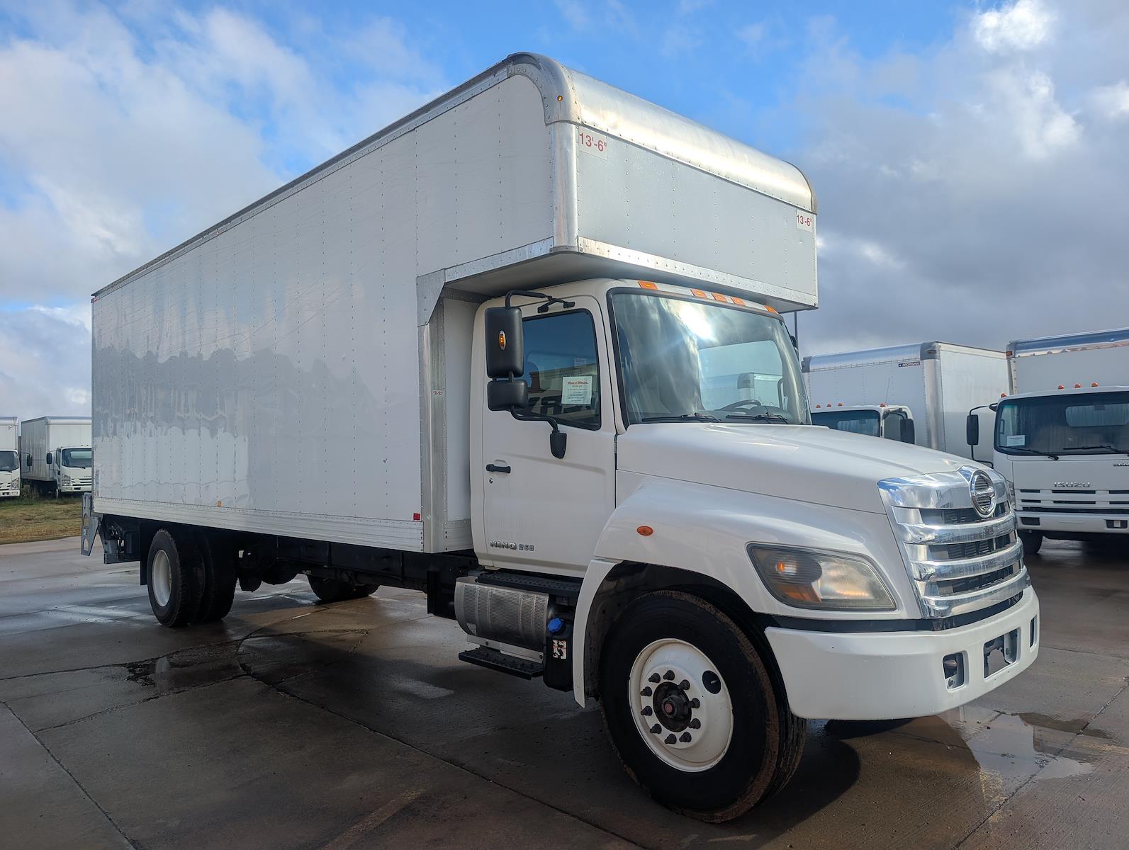 2018 Hino Conventional Type Truck photo 2