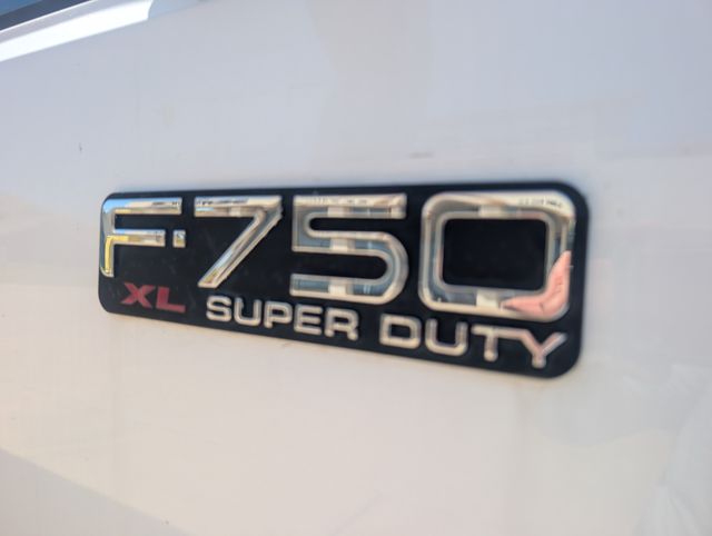2013 Ford F-750 photo 8