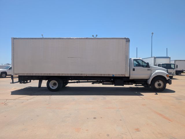 2013 Ford F-750 photo 6