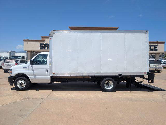2022 Ford E-350 photo 7