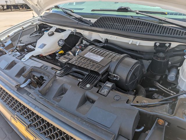 2020 Chevrolet Express 3500 Van Cutaway photo 9