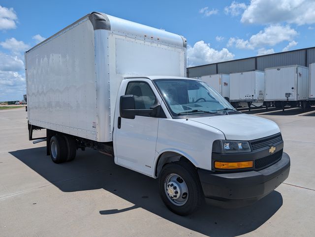 2020 Chevrolet Express 3500 Van Cutaway photo 2