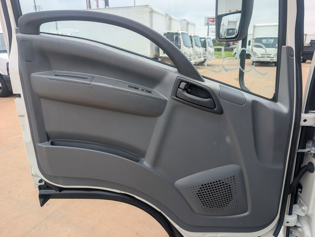 2018 Isuzu NPR-HD photo 11