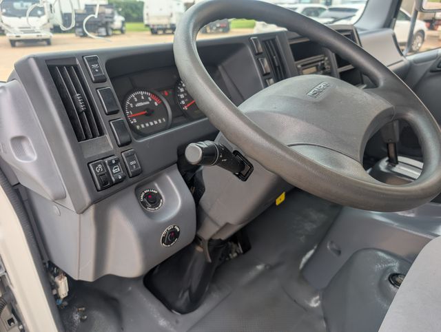 2018 Isuzu NPR-HD photo 13
