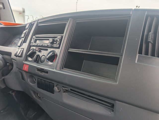 2018 Isuzu NPR-HD photo 15