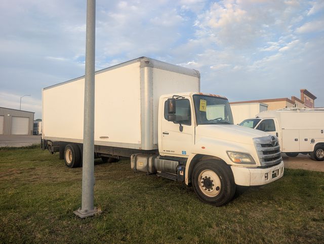 2013 Hino Conventional Type Truck photo 3
