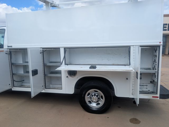 2022 Chevrolet Express 3500 photo 7