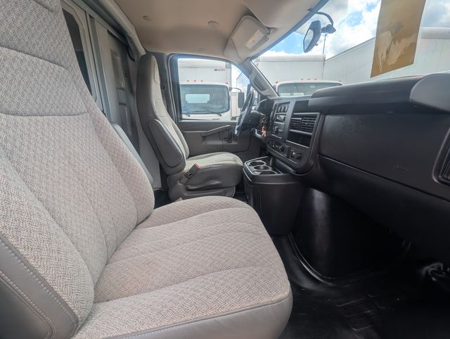 2022 Chevrolet Express 3500 photo 13