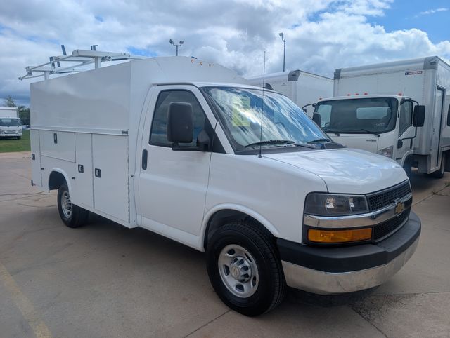 2022 Chevrolet Express 3500 photo 3