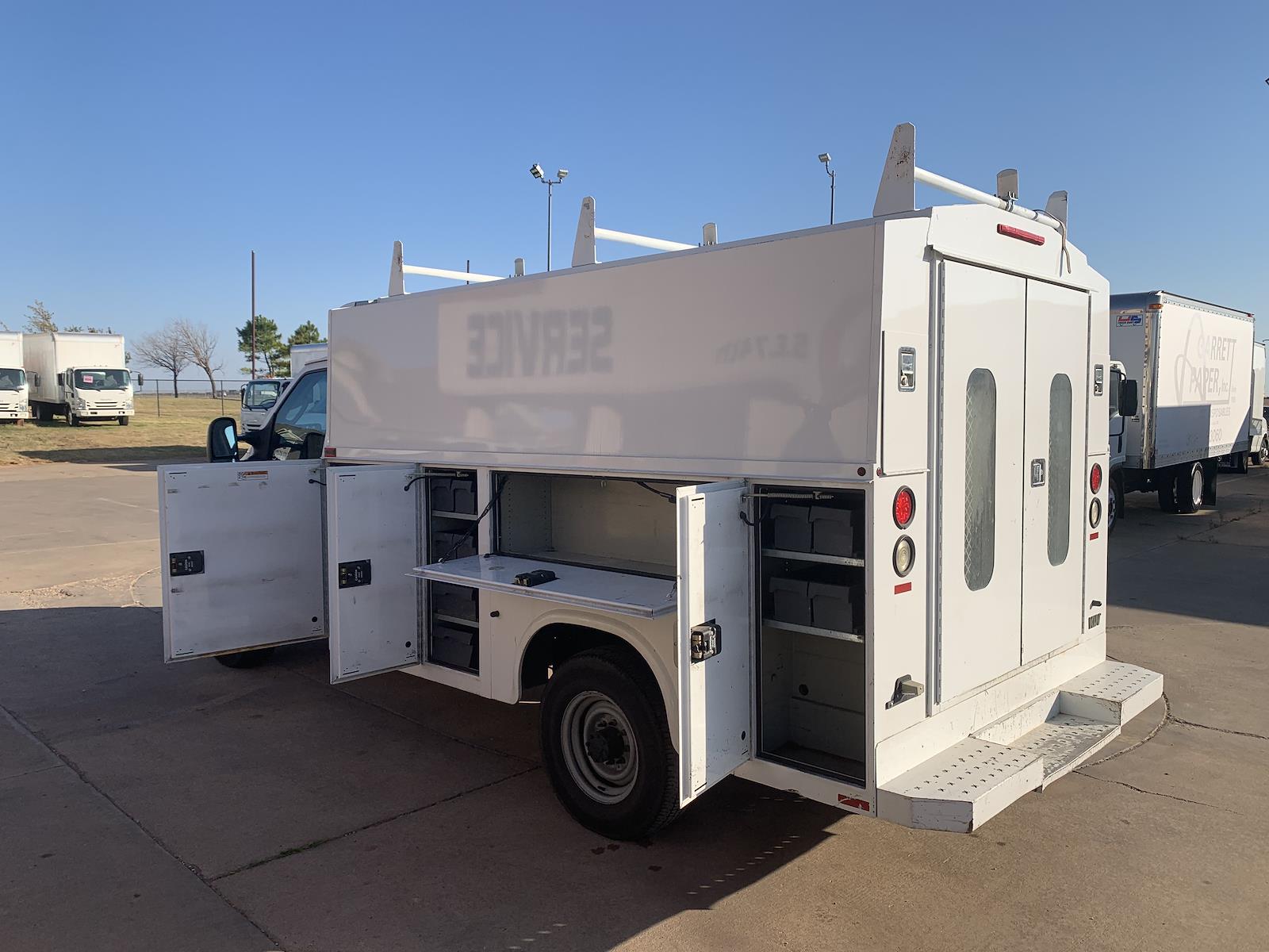2010 Ford E-350 Base photo 4