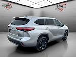 Used 2023 Toyota Highlander LE for sale #11537 - photo 5