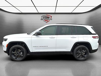 Used 2023 Jeep Grand Cherokee - photo 1