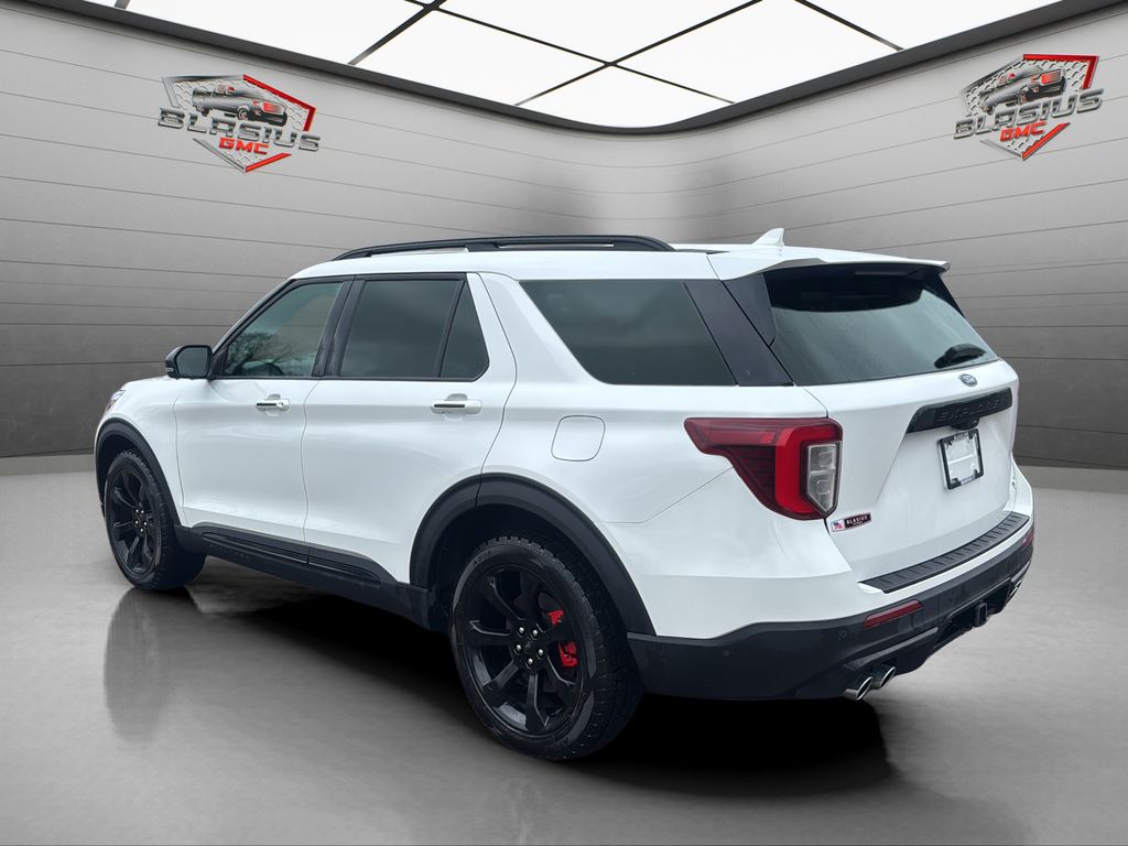 Used 2023 Ford Explorer - photo 2