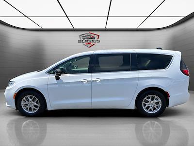 2024 Chrysler Pacifica FWD Minivan for sale #11921 - photo 2