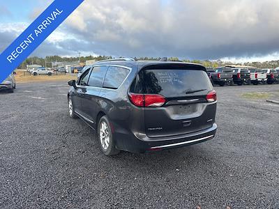 Used 2020 Chrysler Pacifica Limited Minivan for sale #LR278557 - photo 2