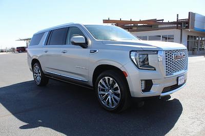 Used 2021 GMC Yukon XL - photo 1