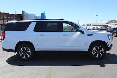 Used 2025 GMC Yukon XL - photo 1