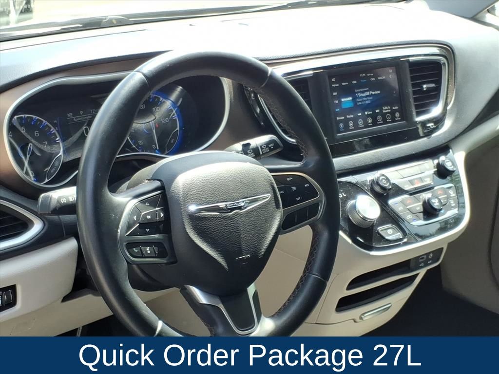 Used 2018 Chrysler Pacifica - photo 2