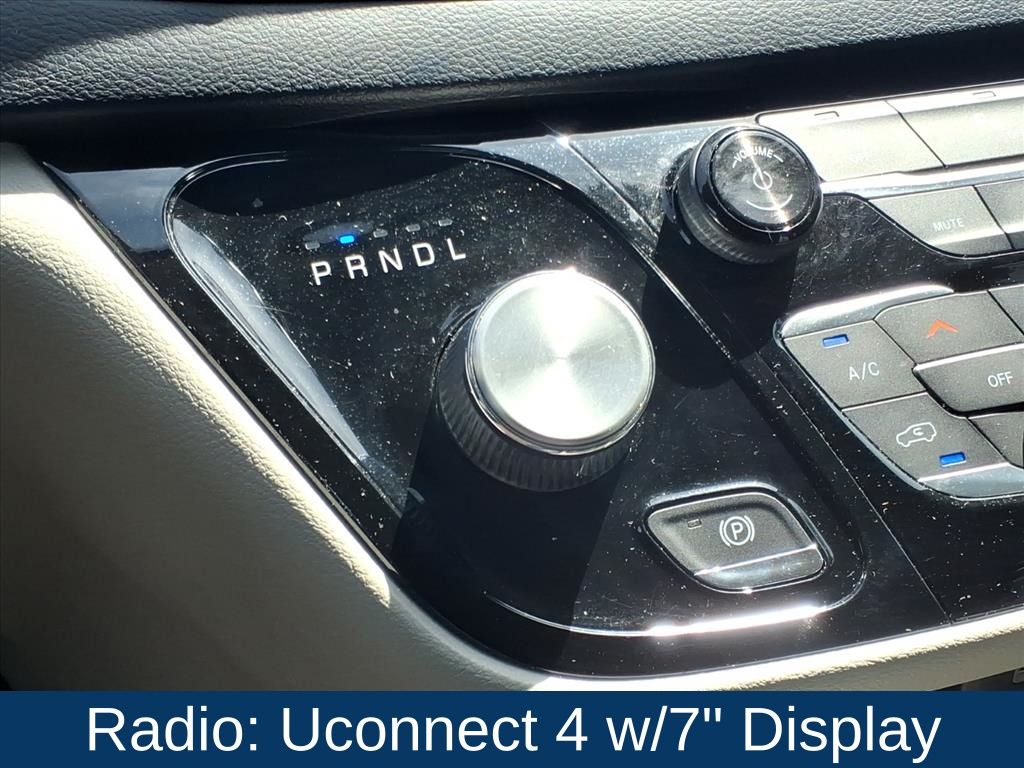 Used 2018 Chrysler Pacifica - photo 6