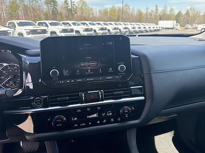 Used 2024 Nissan Pathfinder - photo 1