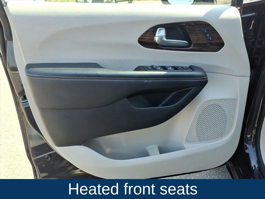 Used 2023 Chrysler Pacifica - photo 23