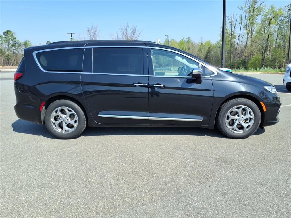 Used 2023 Chrysler Pacifica - photo 33