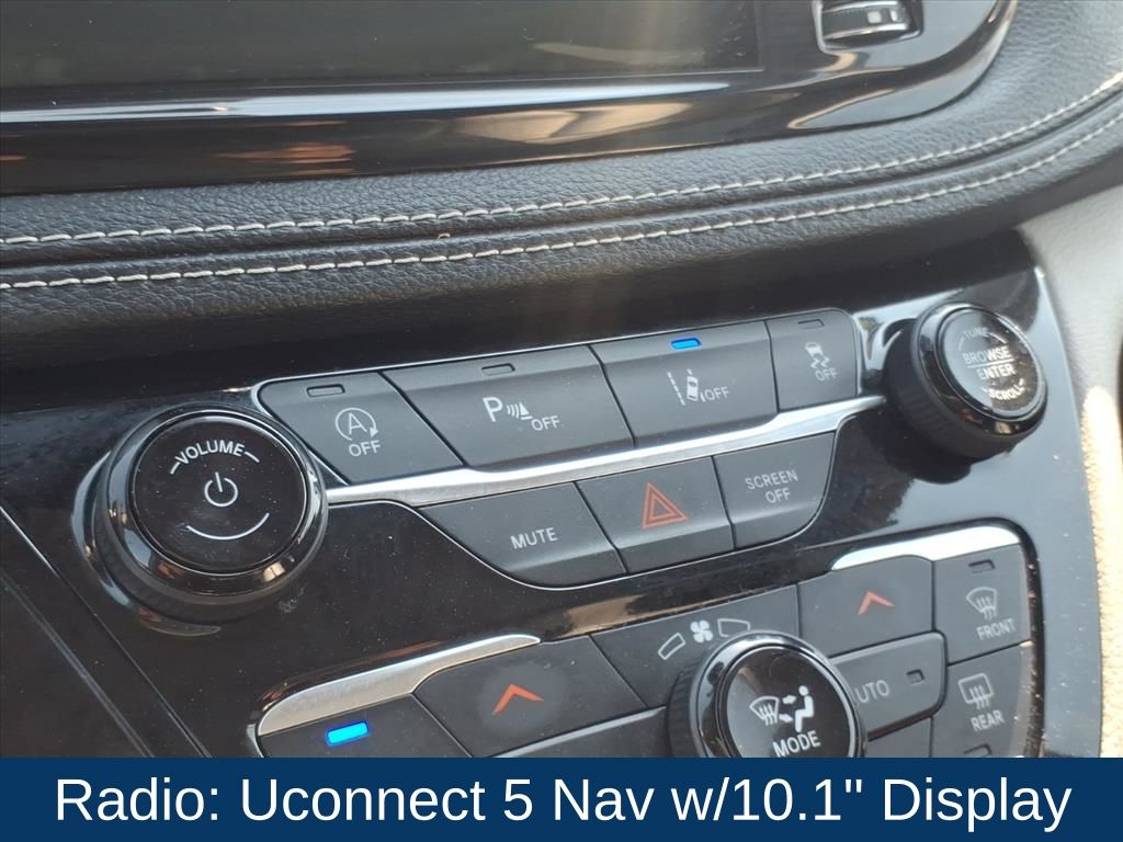 Used 2023 Chrysler Pacifica - photo 8