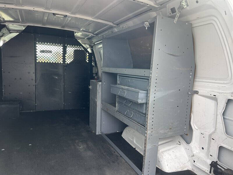 Used 2013 Ford E-150 - photo 12