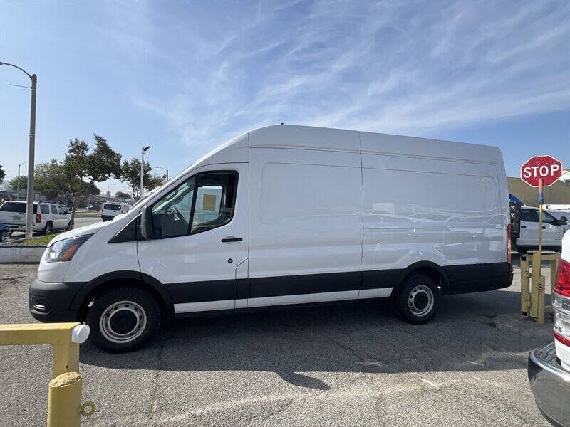 Used 2023 Ford Transit 250 - photo 7