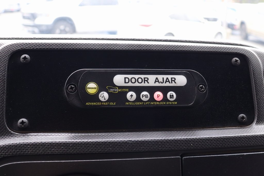 Used 2015 Ford E-450 - photo 30