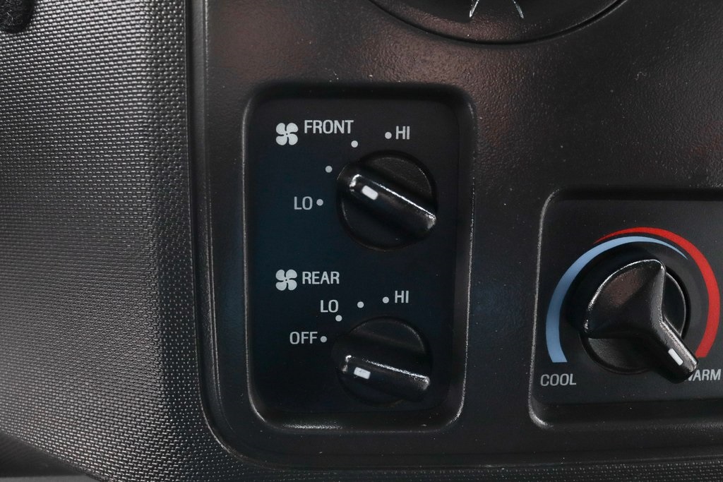 Used 2015 Ford E-450 - photo 31