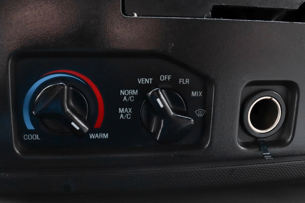 Used 2015 Ford E-450 - photo 32