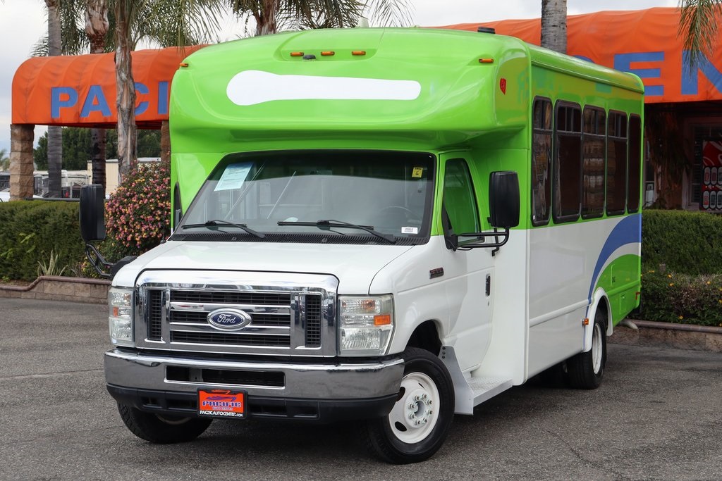 Used 2015 Ford E-450 - photo 7