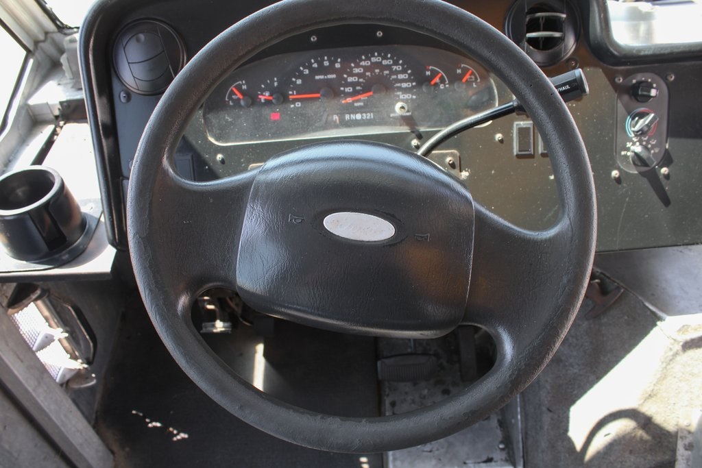Used 2005 Ford E-450 - photo 27
