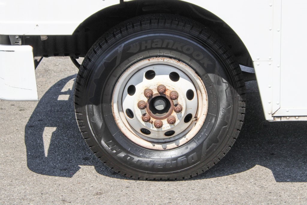 Used 2005 Ford E-450 - photo 31