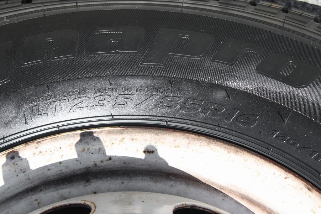 Used 2005 Ford E-450 - photo 32