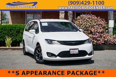 2019 Chrysler Pacifica FWD Minivan for sale #56420 - photo 1