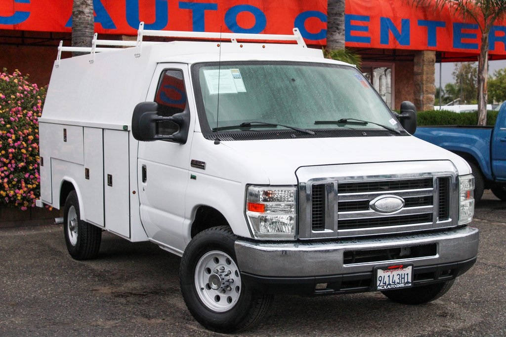 Used 2014 Ford E-350 - photo 5